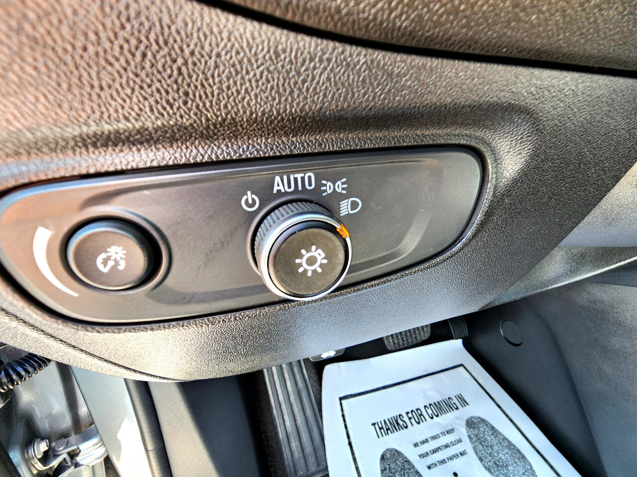 Used 2024 Chevrolet Equinox LT w/ Driver Convenience Package image 16