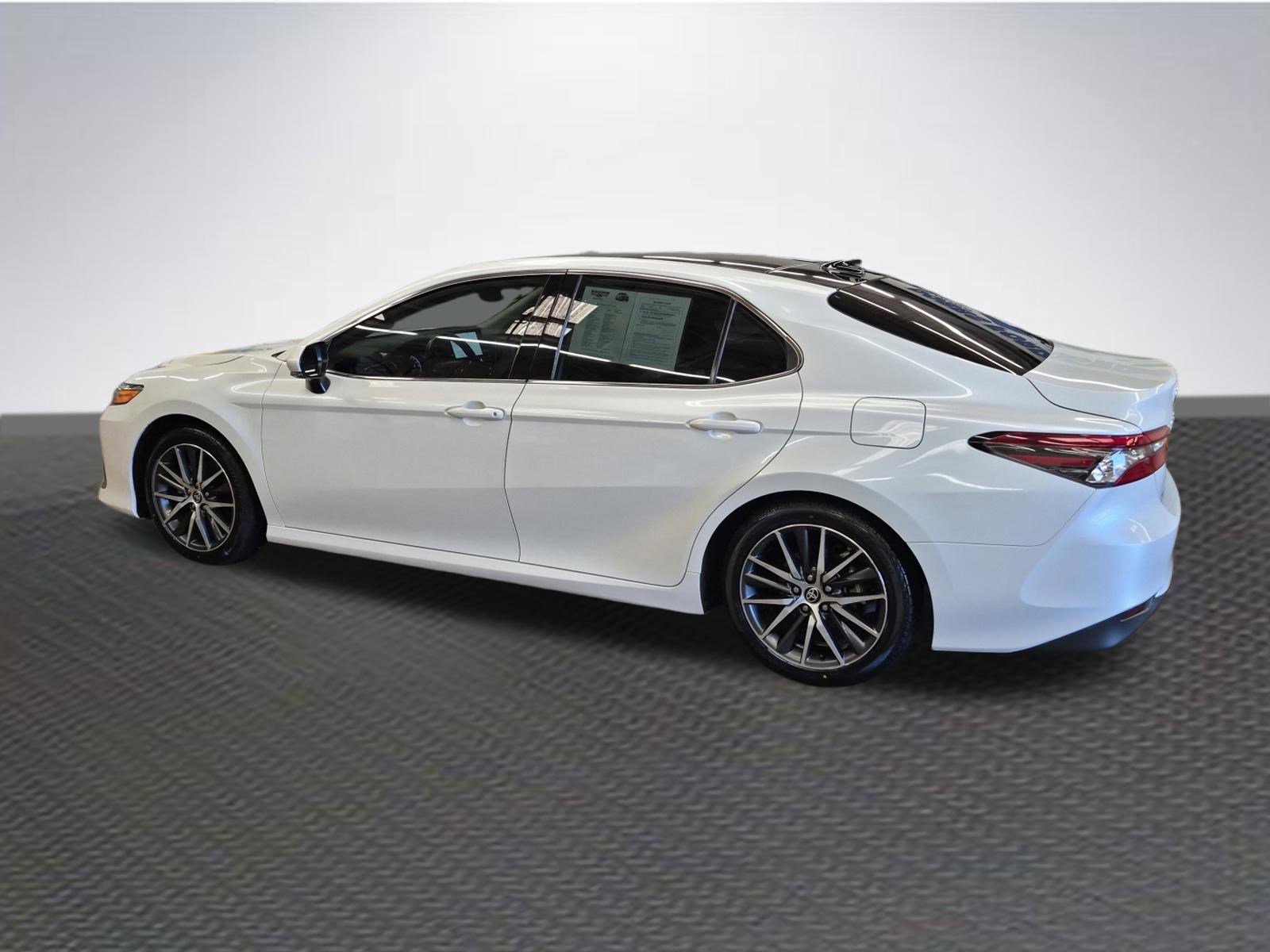 Used 2024 Toyota Camry XLE FWD image 5