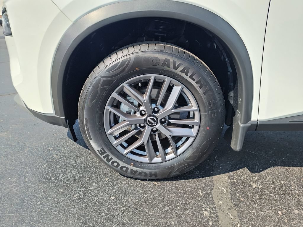 Used 2022 Nissan Rogue S AWD/4WD image 10