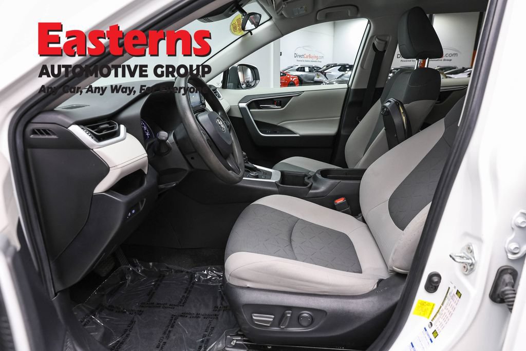 Used 2022 Toyota RAV4 XLE AWD/4WD image 14