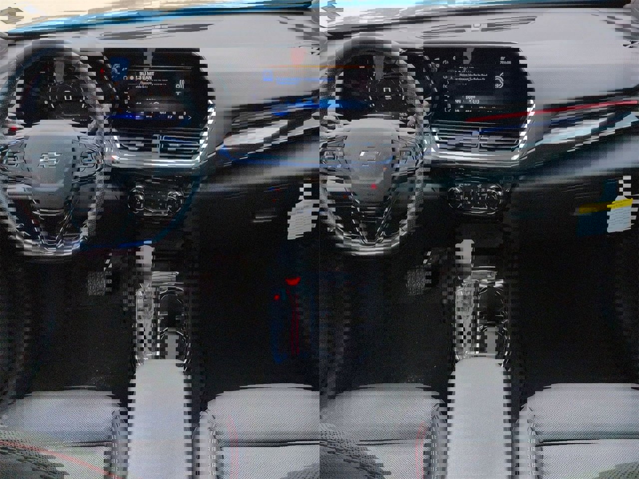 Used 2025 Chevrolet Trax RS w/ Driver Confidence Package image 21