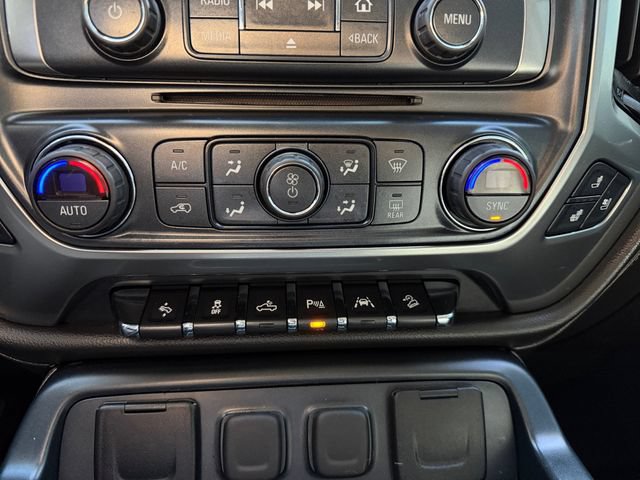 Used 2017 Chevrolet Silverado 1500 LTZ Z71 w/ LTZ Plus Package AWD/4WD image 24