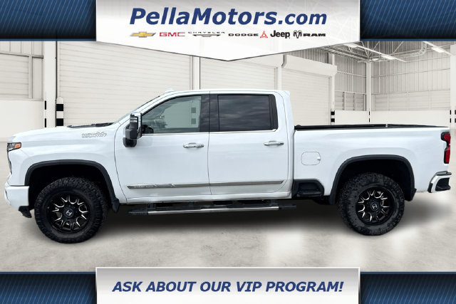 Used 2024 Chevrolet Silverado 3500 High Country w/ High Country Premium Package AWD/4WD image 6