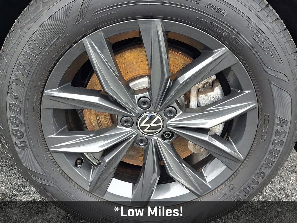 Used 2024 Volkswagen Tiguan Wolfsburg Edition image 10