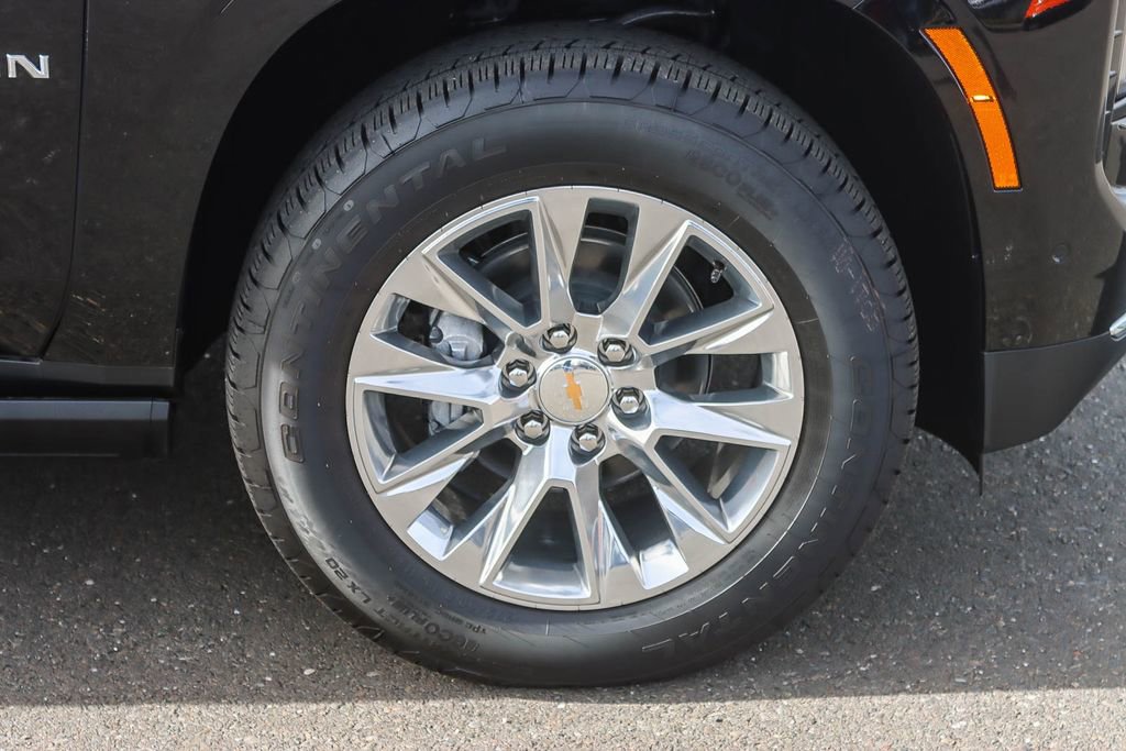 New 2026 Chevrolet Suburban Premier image 9