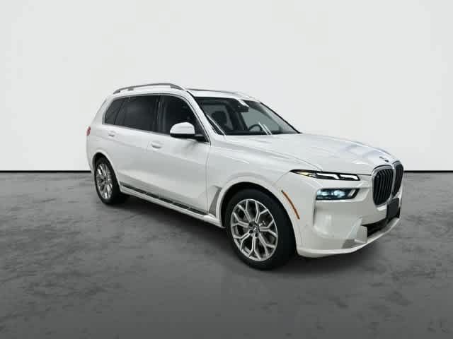 Used 2025 BMW X7 xDrive40i AWD/4WD image 5
