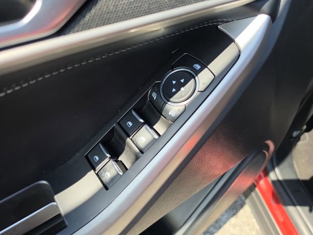 Used 2024 Ford Explorer XLT image 15