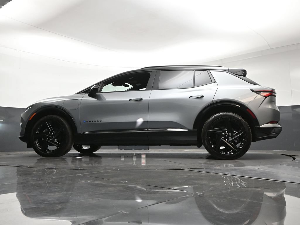 Used 2026 Chevrolet Equinox EV RS AWD/4WD image 25