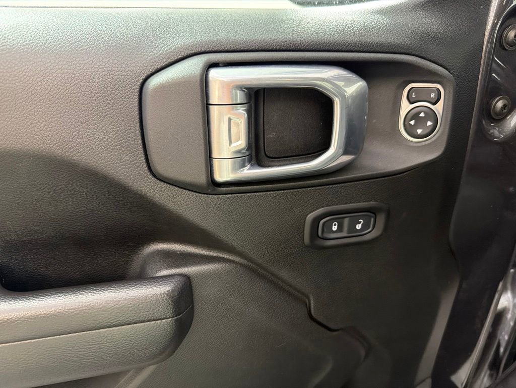 Used 2022 Jeep Wrangler Unlimited Sport AWD/4WD image 19