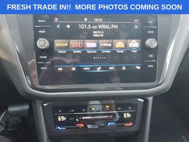 Used 2022 Volkswagen Tiguan SE image 13