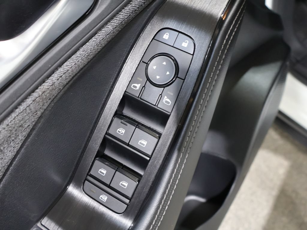 Used 2023 Nissan Rogue SV AWD/4WD image 12