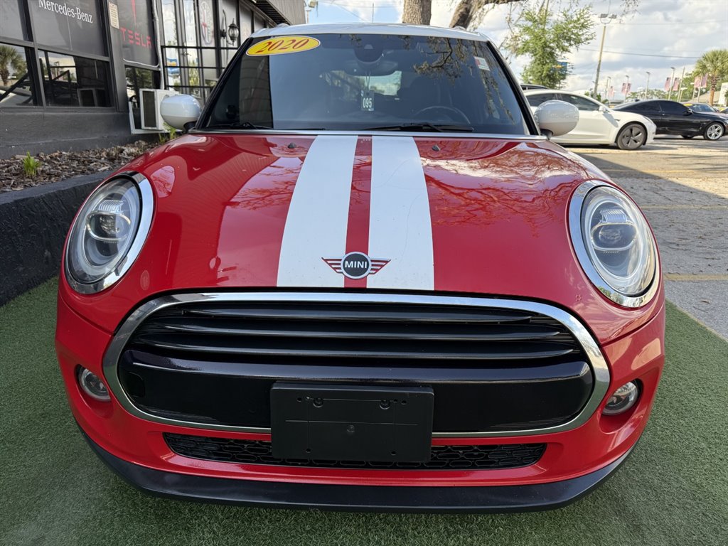 Used 2020 MINI Cooper 4-Door Hardtop w/ Premium Package FWD image 2
