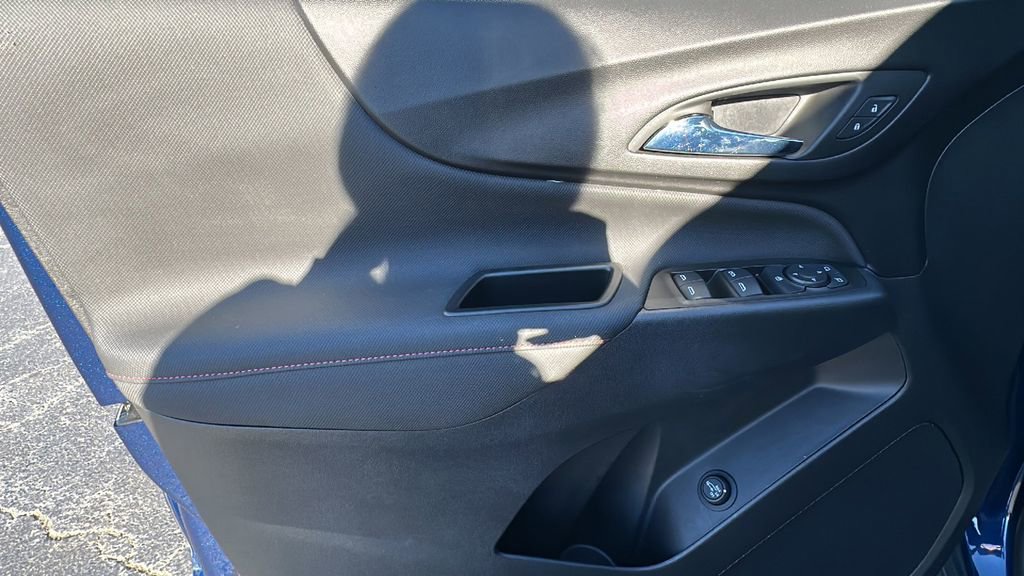 Used 2022 Chevrolet Equinox RS image 13