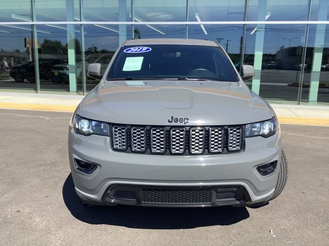 Used 2019 Jeep Grand Cherokee Altitude AWD/4WD image 4