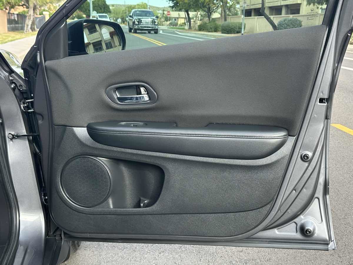 Used 2017 Honda HR-V LX image 43