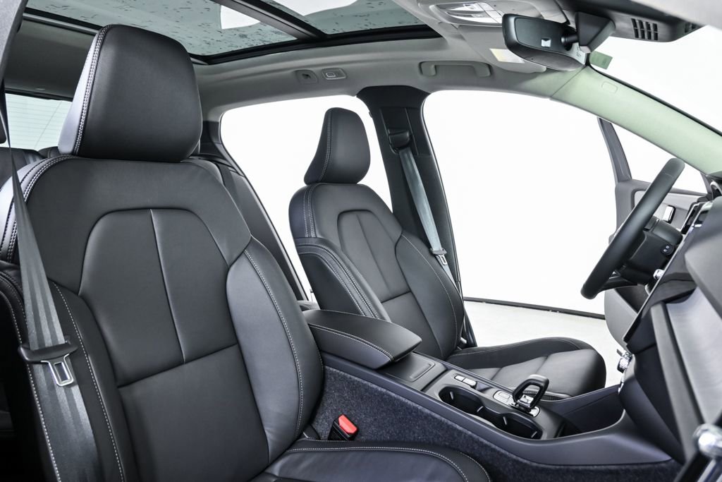 New 2026 Volvo XC40 B5 Core image 22