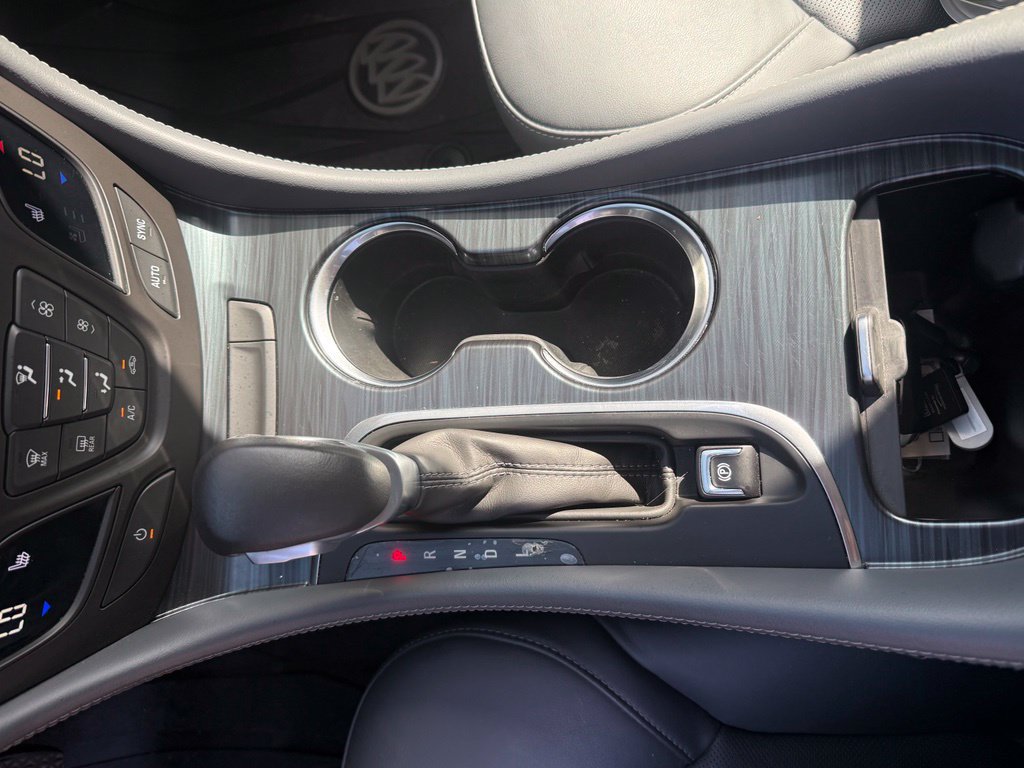 Used 2019 Buick Envision Essence FWD image 19