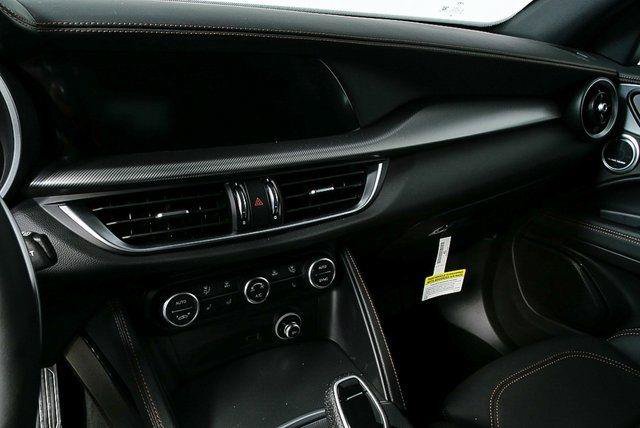 New 2025 Alfa Romeo Stelvio Sprint AWD/4WD image 14