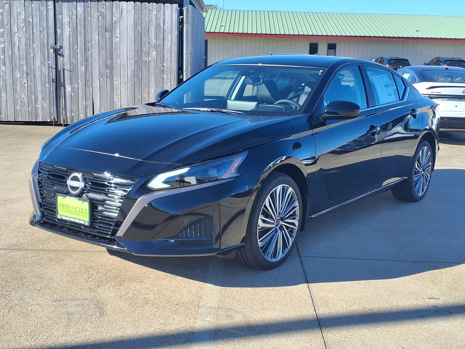 New 2026 Nissan Altima 2.5 SV w/ SV Premium Package AWD/4WD image 3