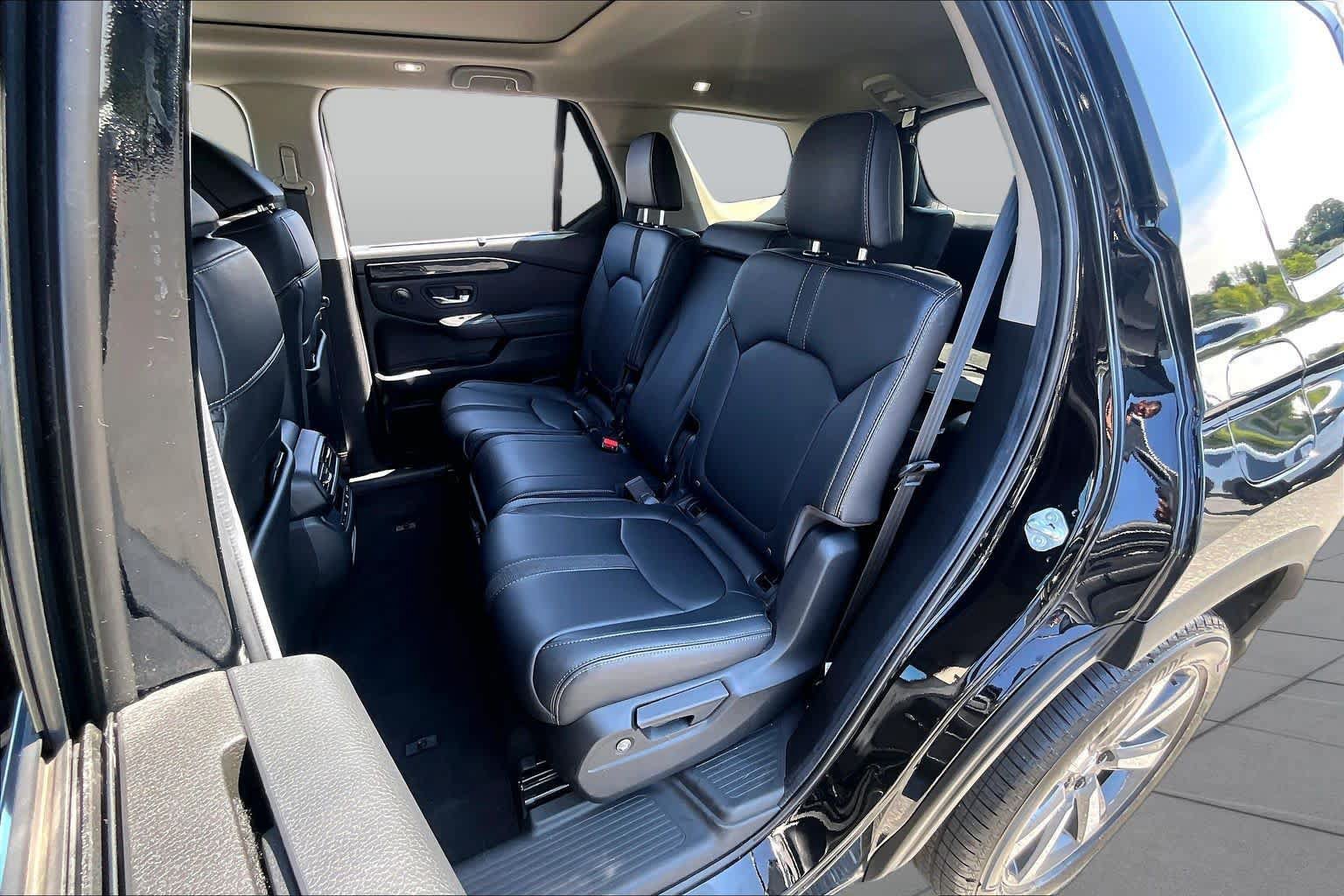 Used 2024 Honda Pilot Touring image 20