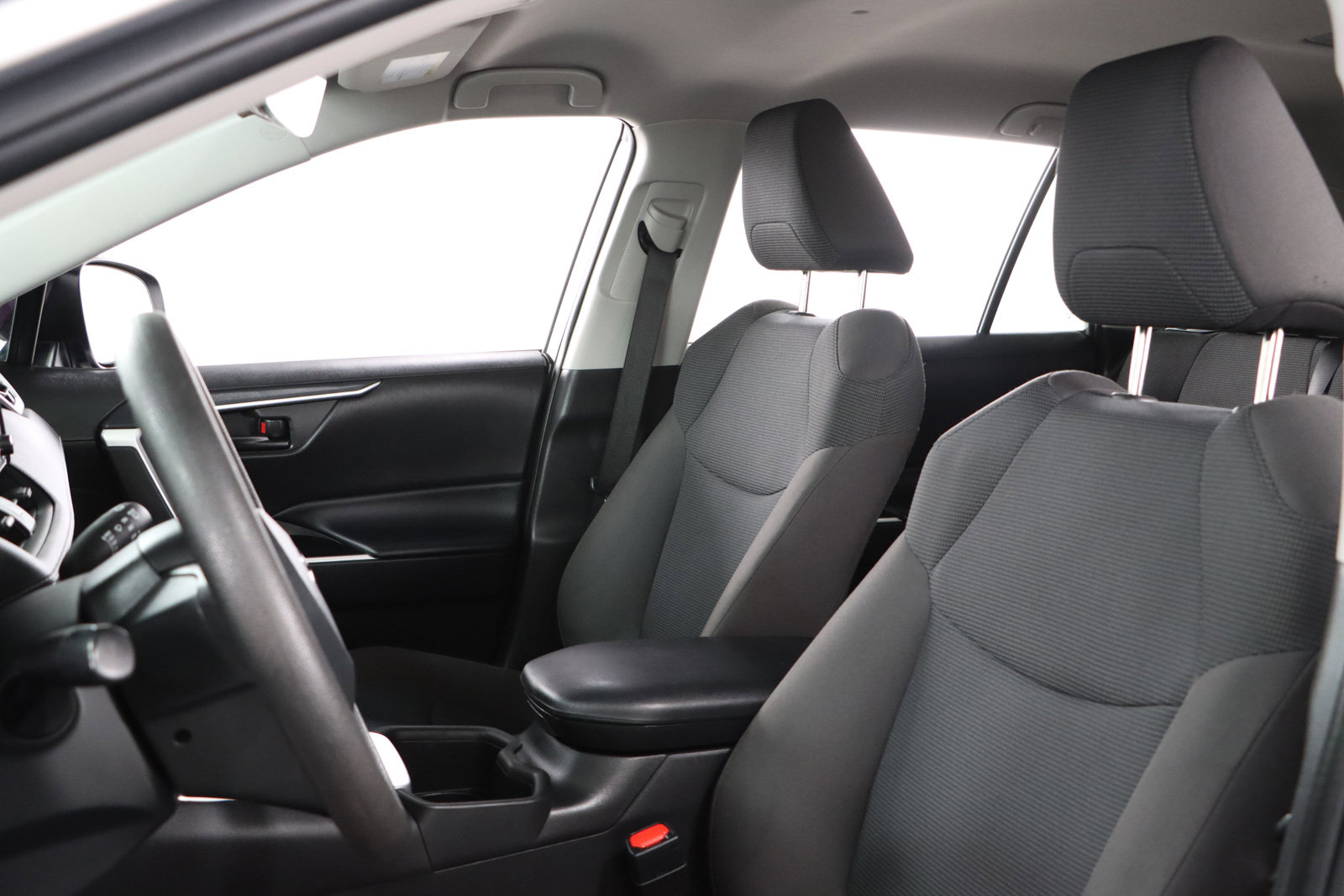 Used 2022 Toyota RAV4 LE image 23