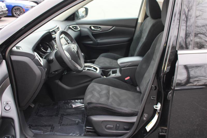 Used 2015 Nissan Rogue SV w/ SV Premium Package image 10