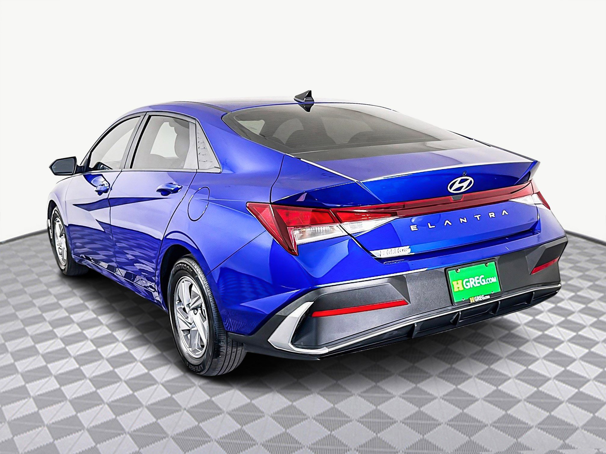 Used 2025 Hyundai Elantra SE image 7