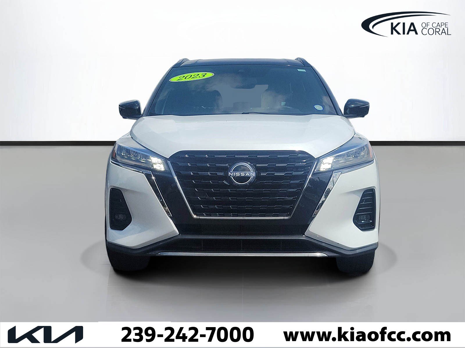 Used 2023 Nissan Kicks SR w/ SR Premium Package FWD image 2