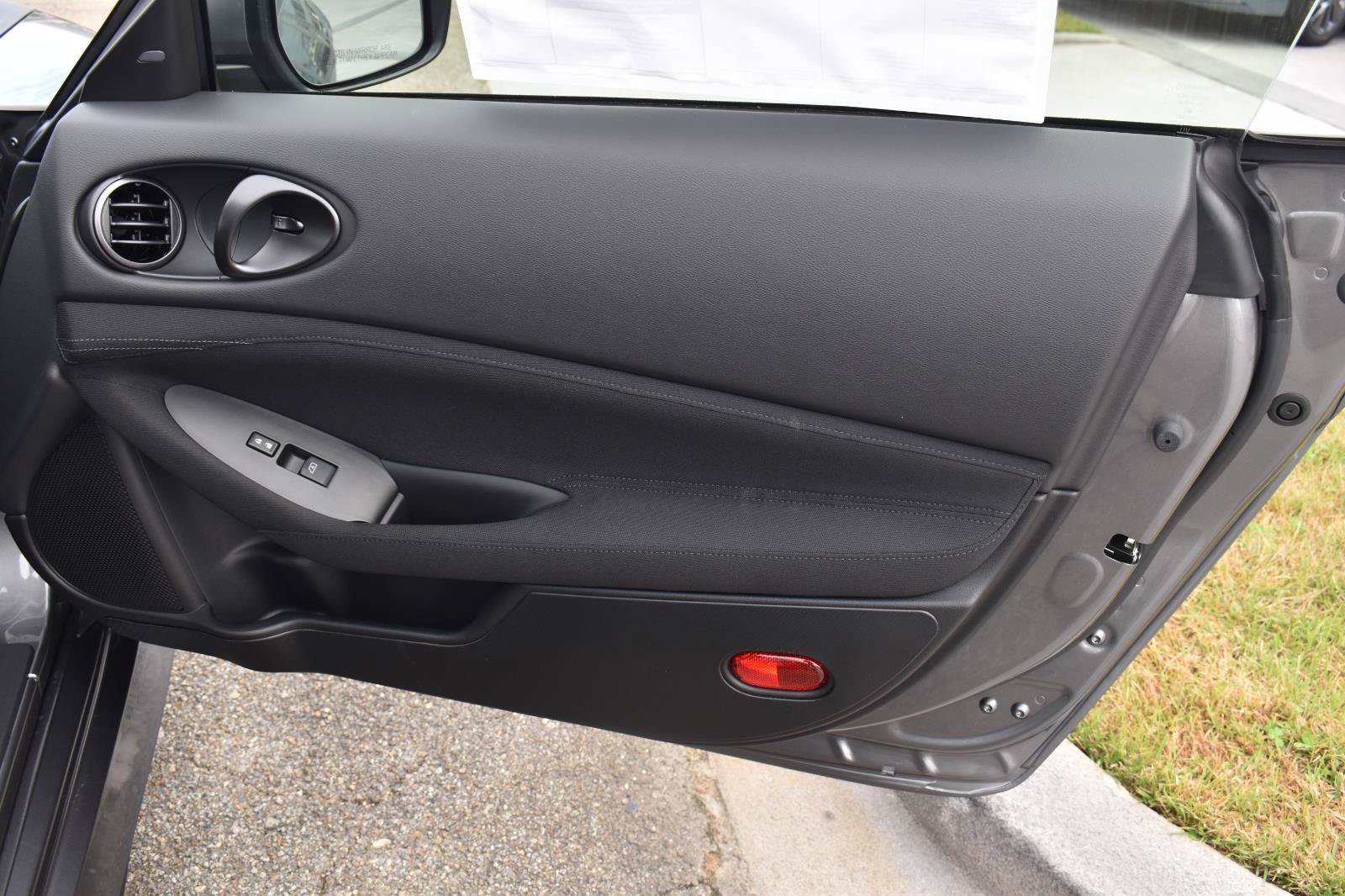 Used 2026 Nissan Z Sport w/ Floor Mat Package RWD image 31