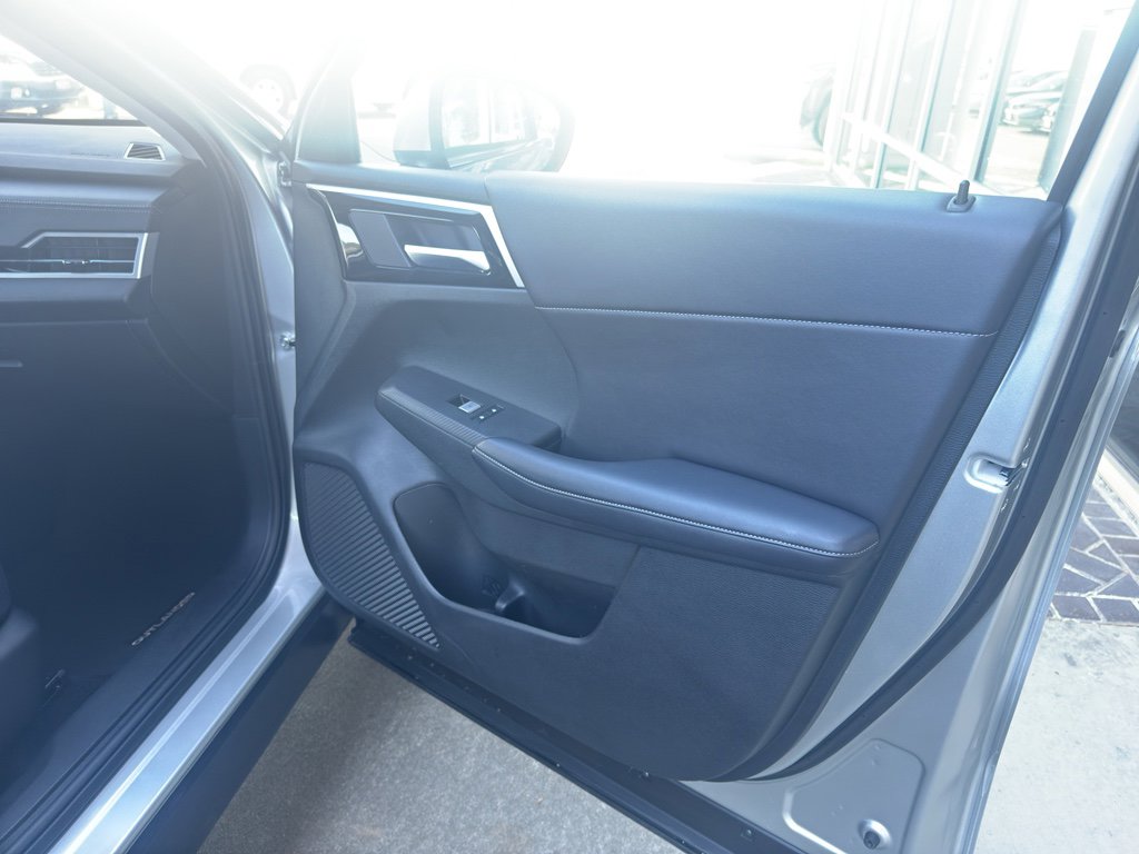 Used 2024 Mitsubishi Outlander SE image 21