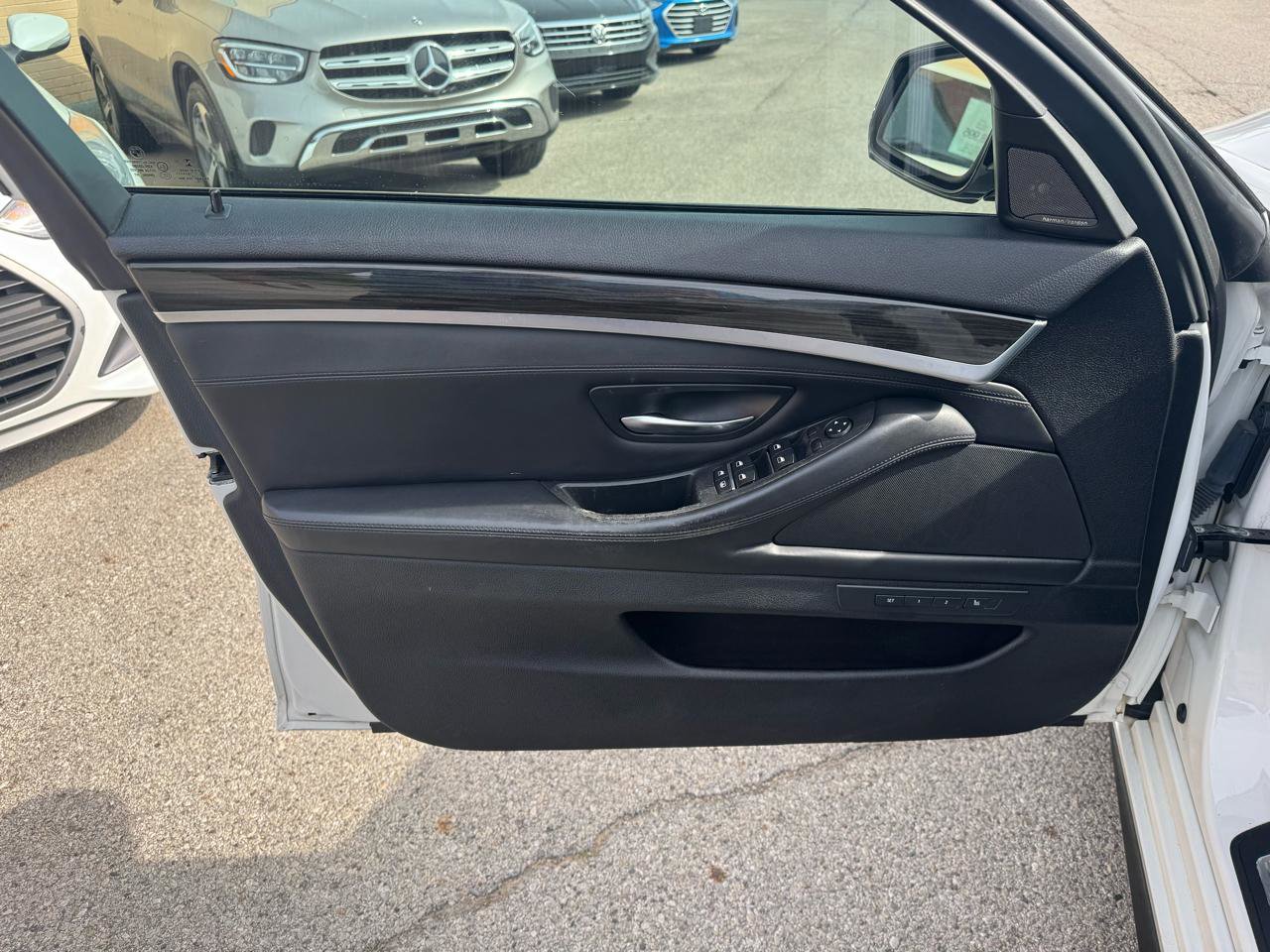 Used 2016 BMW 550i xDrive Sedan AWD/4WD image 11