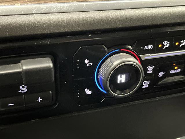 Used 2024 Chevrolet Silverado 3500 LT w/ Convenience Package image 7