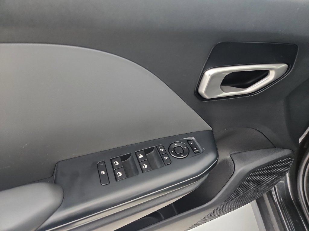 Used 2025 Kia K4 FWD image 21