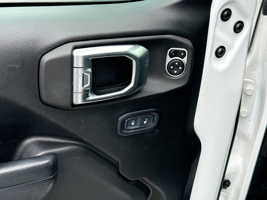 Used 2023 Jeep Wrangler Unlimited w/ Cold Weather Group image 19