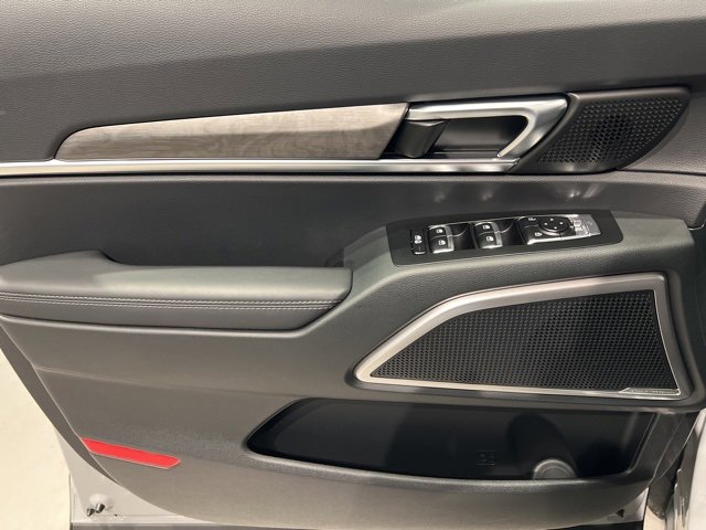 Used 2025 Kia Telluride AWD image 15