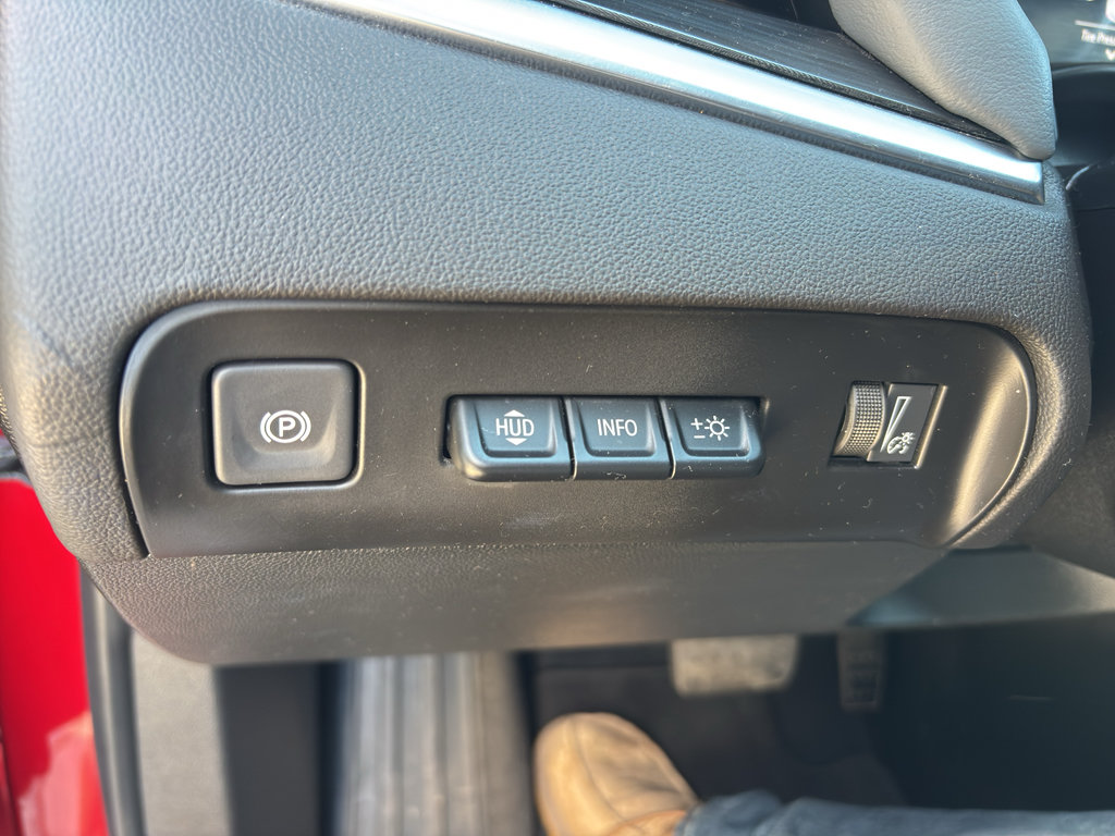 Used 2024 Buick Enclave Premium AWD/4WD image 30