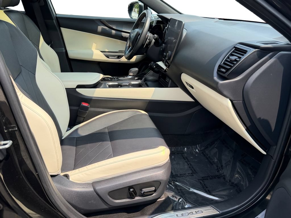 Used 2024 Lexus NX 350 AWD w/ Vision Package image 8