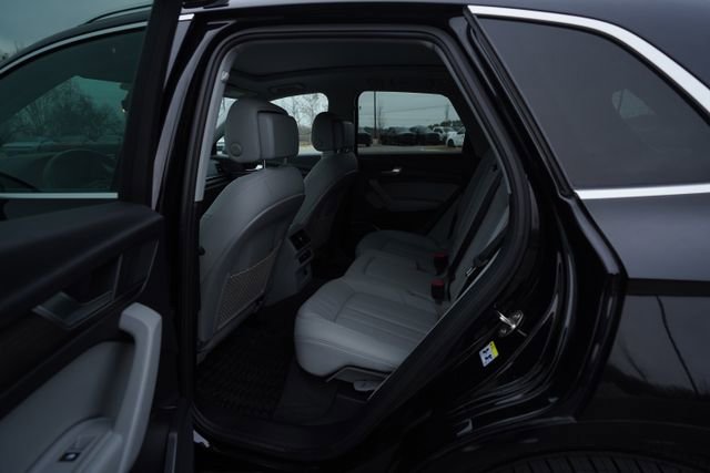 Used 2022 Audi Q5 2.0T Premium w/ Convenience Package image 15