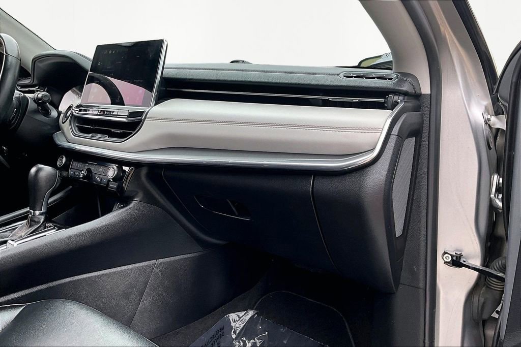 Used 2022 Jeep Compass Limited image 17