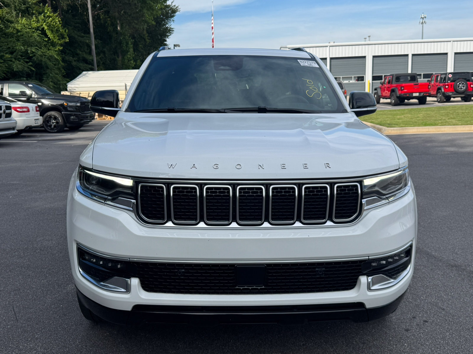 Used 2025 Jeep Wagoneer 2WD w/ Premium Group I image 2