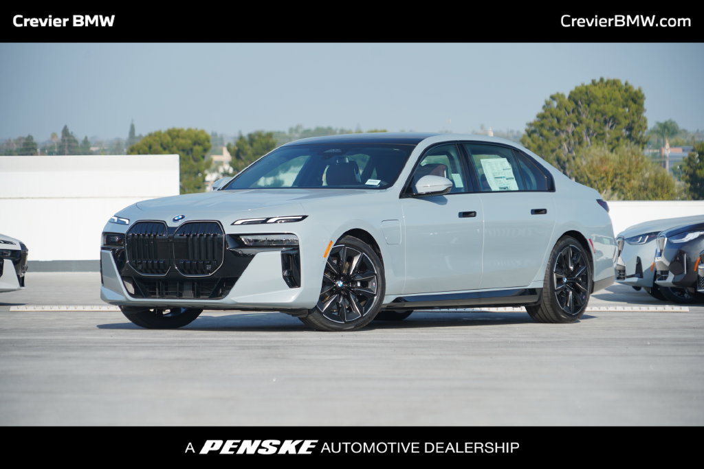 New 2026 BMW 750e xDrive w/ Premium Package