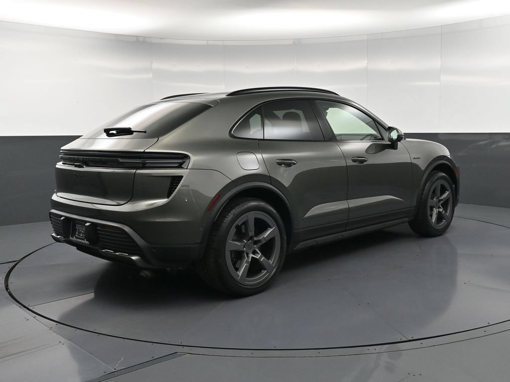 Certified 2025 Porsche Macan Turbo Electric AWD/4WD image 8