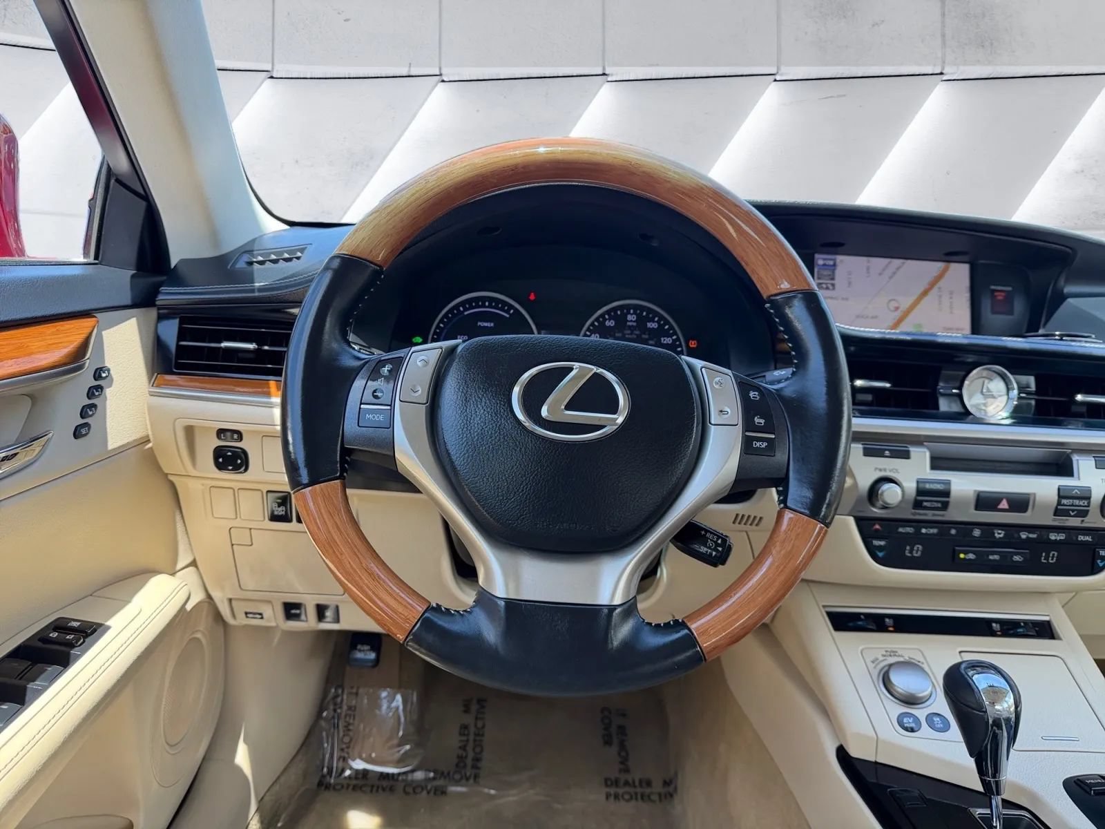 Used 2014 Lexus ES 300h w/ Premium Package w/Bamboo Trim FWD image 16