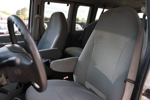 Used 2008 Ford E-350 and Econoline 350 XLT RWD image 9