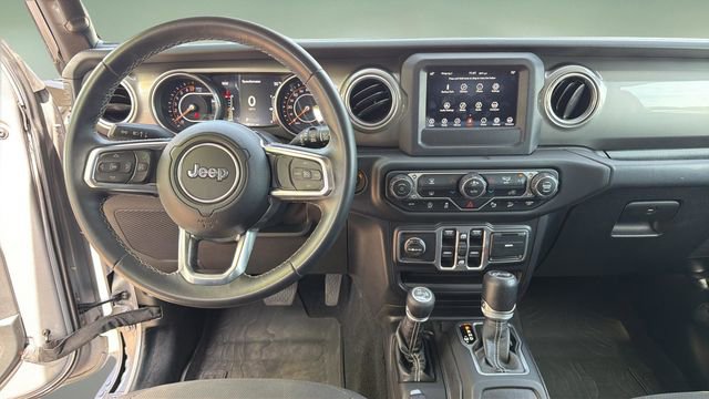 Used 2018 Jeep Wrangler Unlimited Sahara image 10
