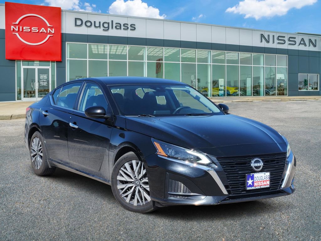 Used 2023 Nissan Altima 2.5 SV