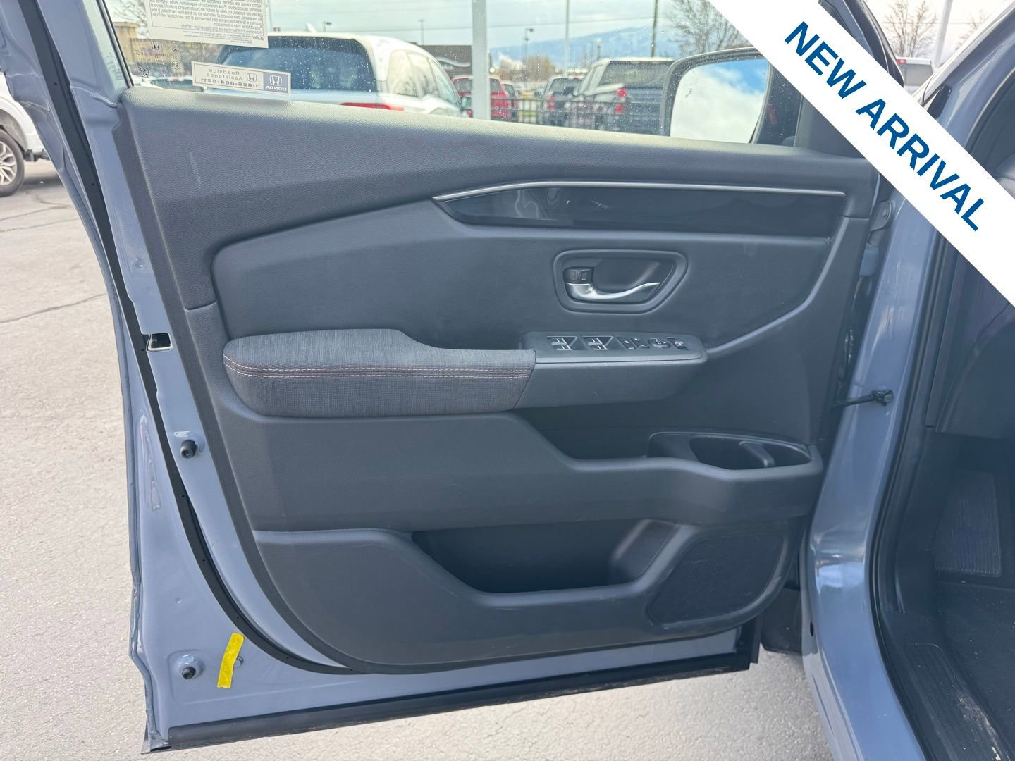 Used 2025 Honda Pilot Sport image 18