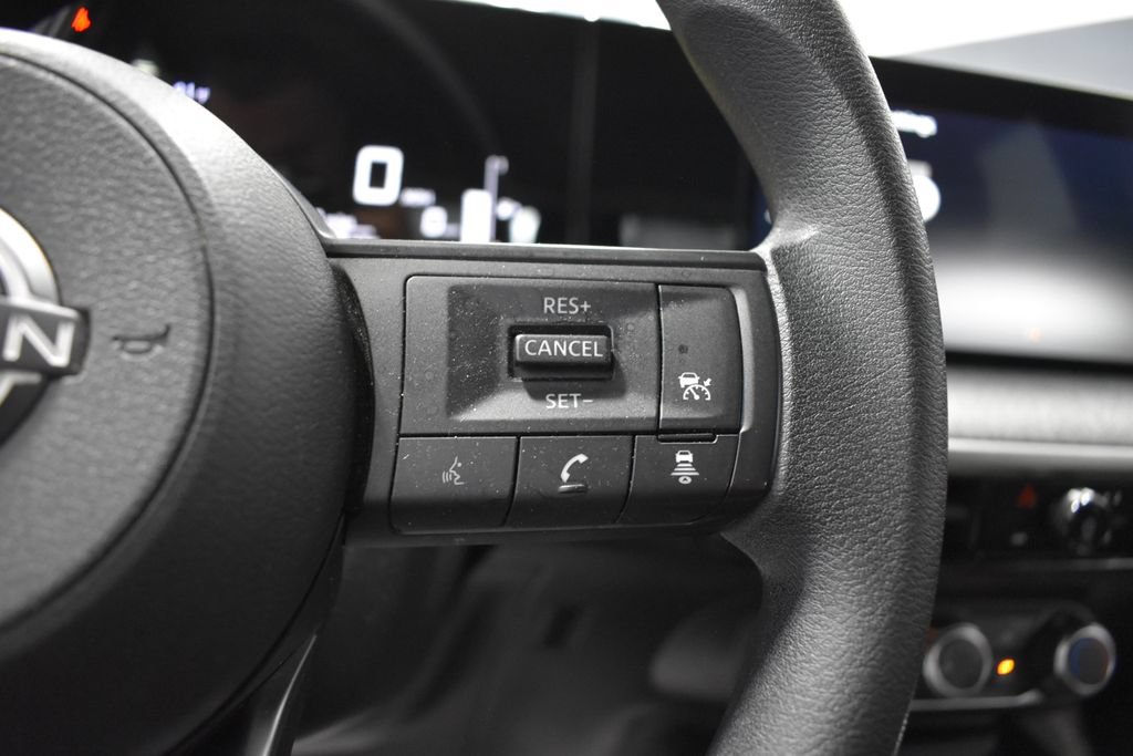 Certified 2025 Nissan Kicks SV AWD/4WD image 25