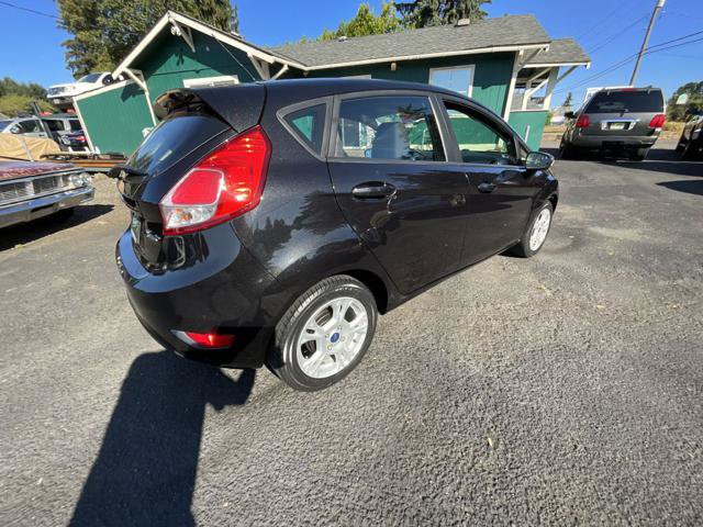 Used 2015 Ford Fiesta SE w/ Comfort Package FWD image 4