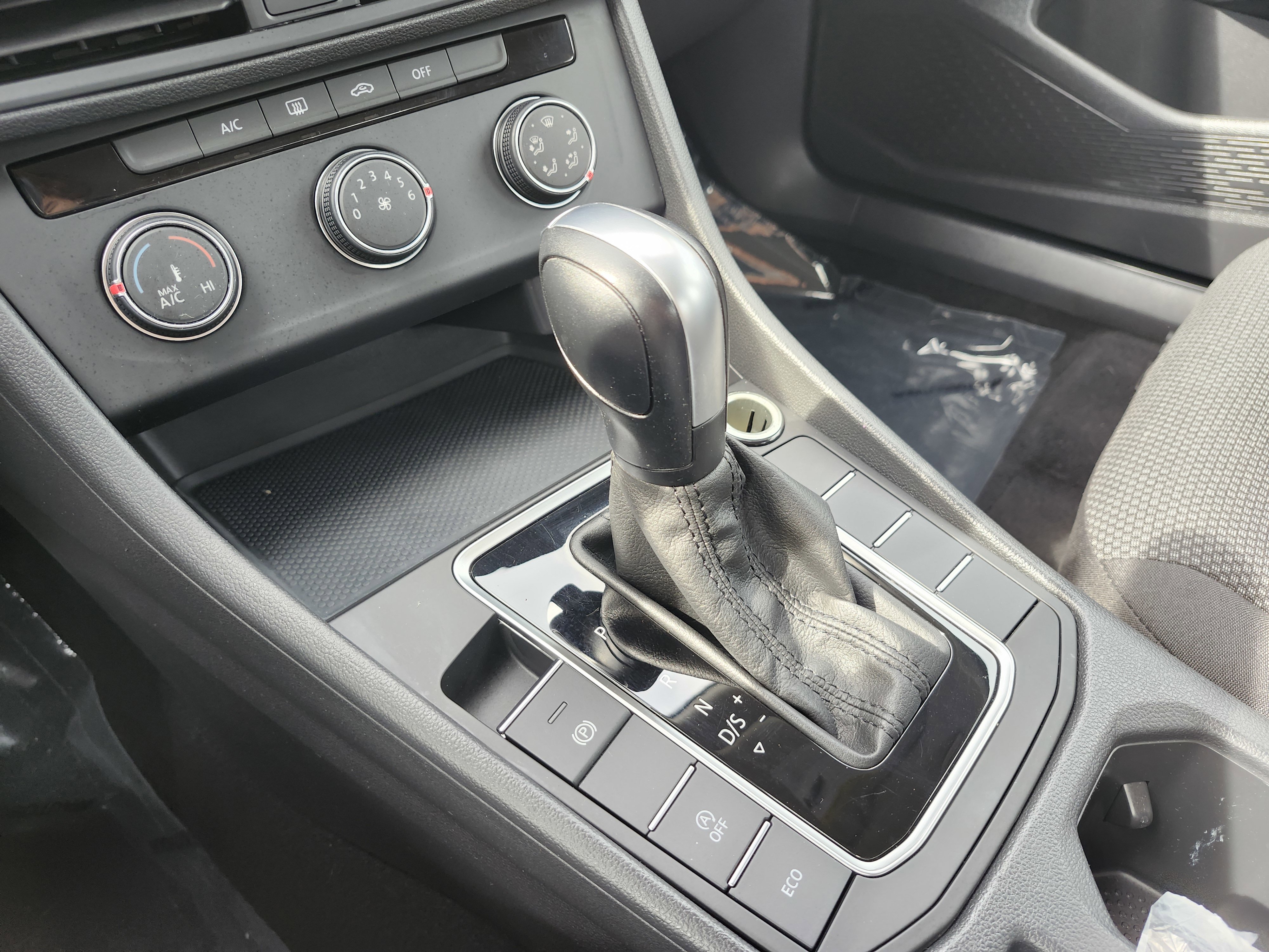 Used 2019 Volkswagen Jetta S w/ Driver Assistance Package image 29